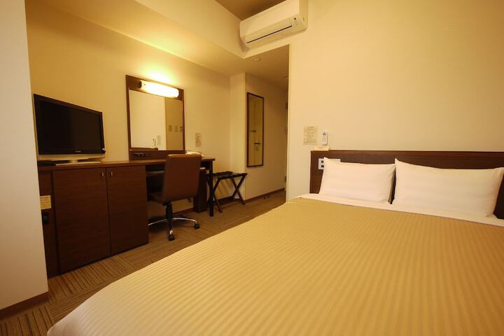 Room 5 of 22