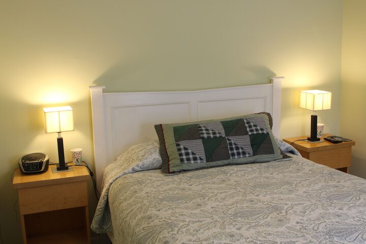 Room 18 of 110