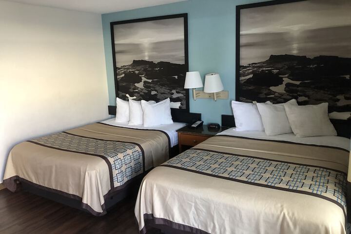 2 Queen Beds (4 of 9)