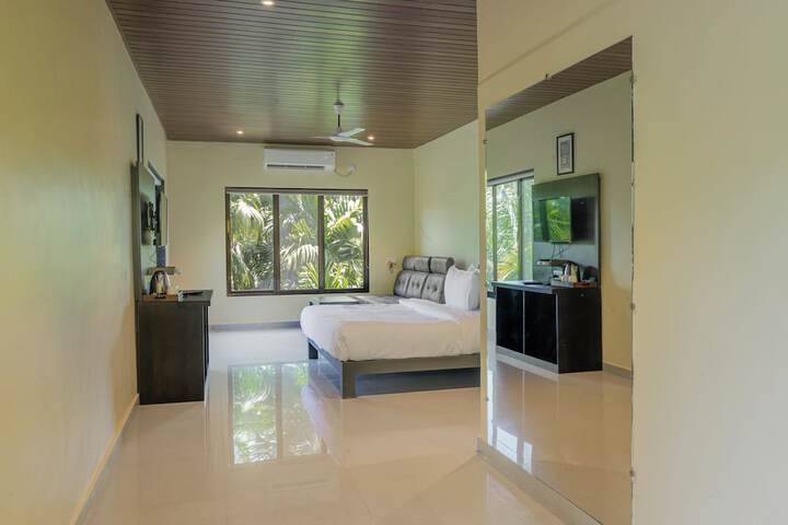 Room 3 of 101