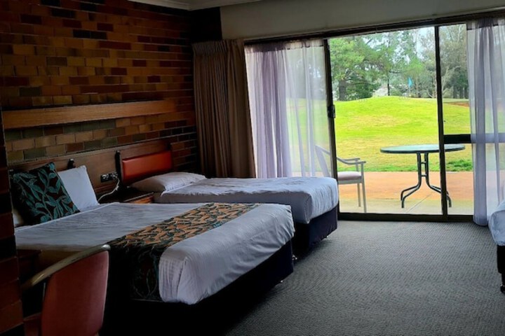 Room 11 of 21