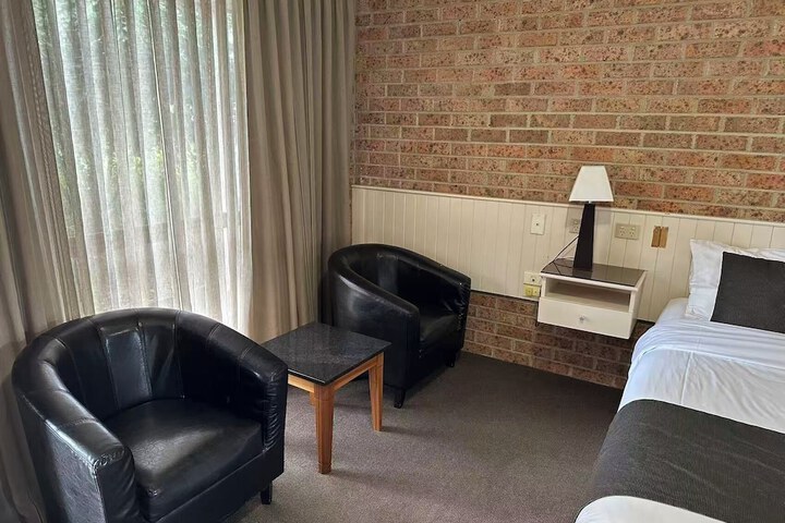 Room 25 of 53