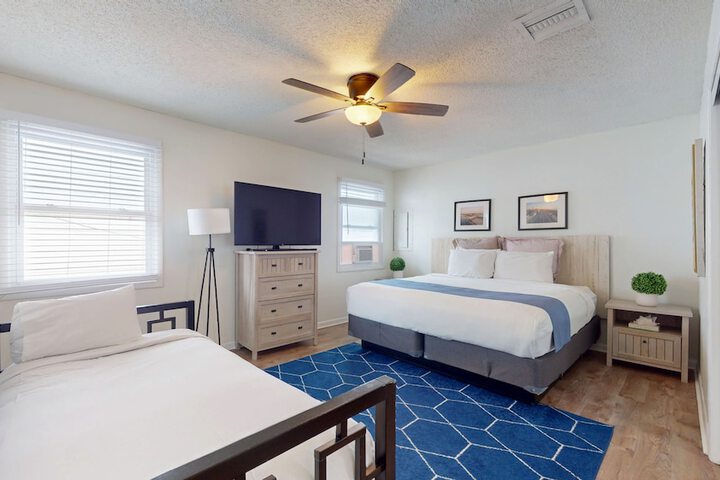 Room 28 of 105
