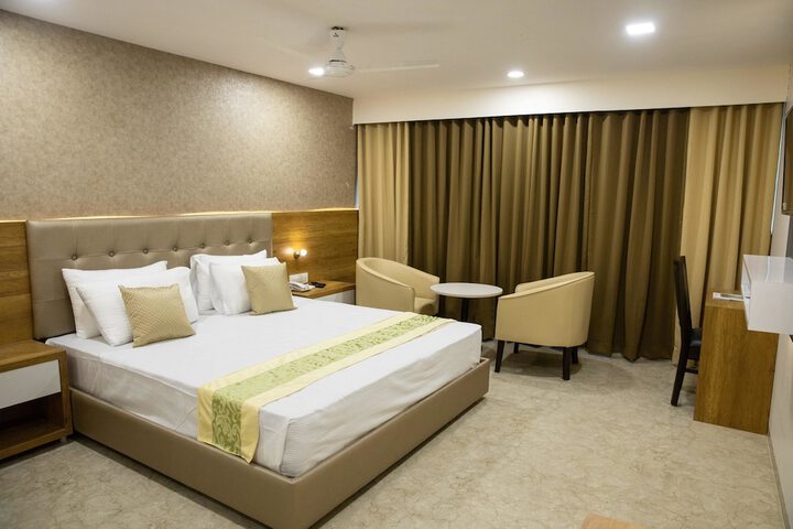 Room 4 of 17