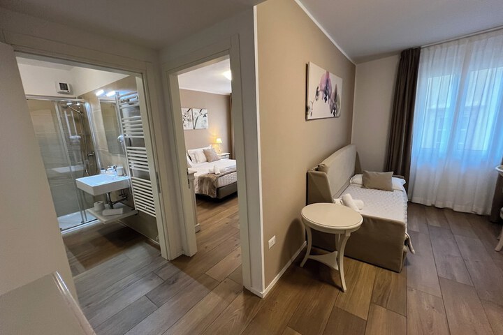 Room 15 of 30