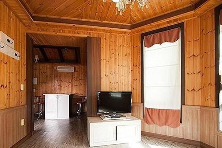 Room 20 of 28