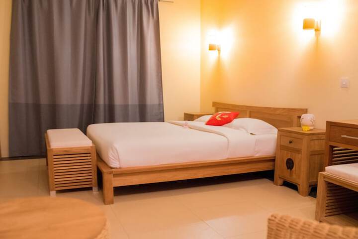 Room 4 of 40