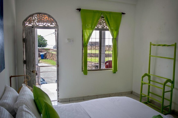 Room 6 of 70