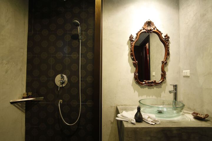 Room 50 of 65
