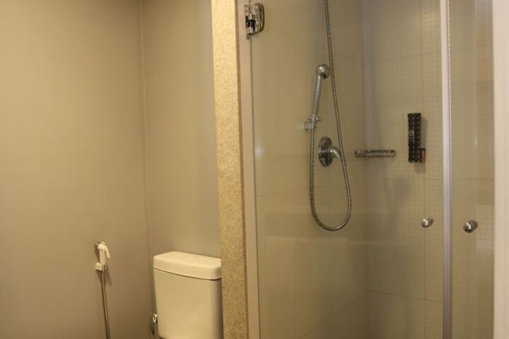 Room 73 of 128