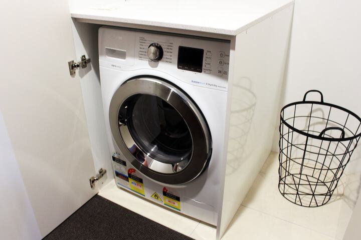 Laundry 32 of 96