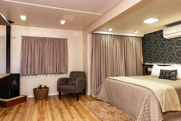 Room 28 of 238