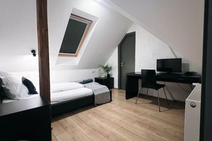 Room 9 of 24