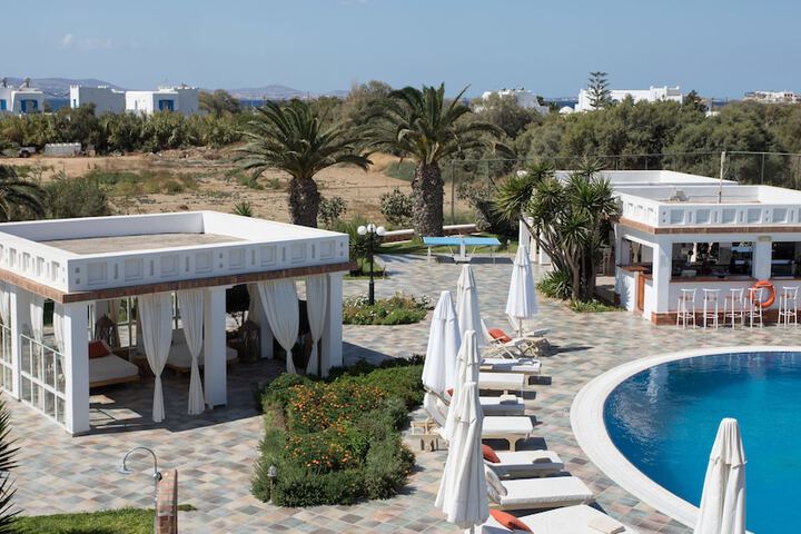Hotel with Pool