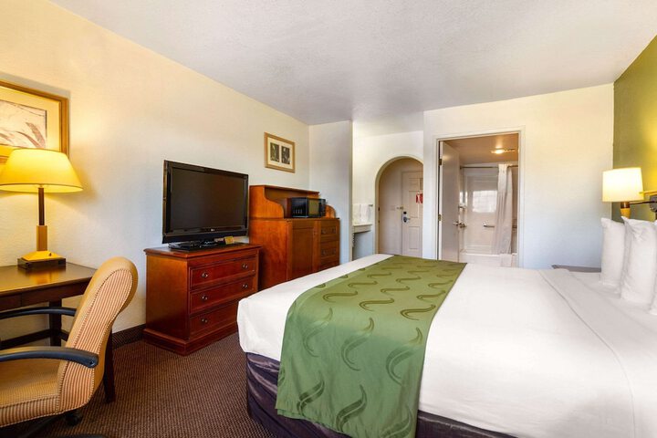 Standard | King Bed (9 of 16)
