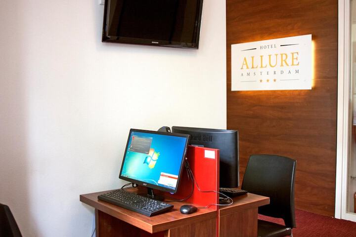 Business Center 53 of 60