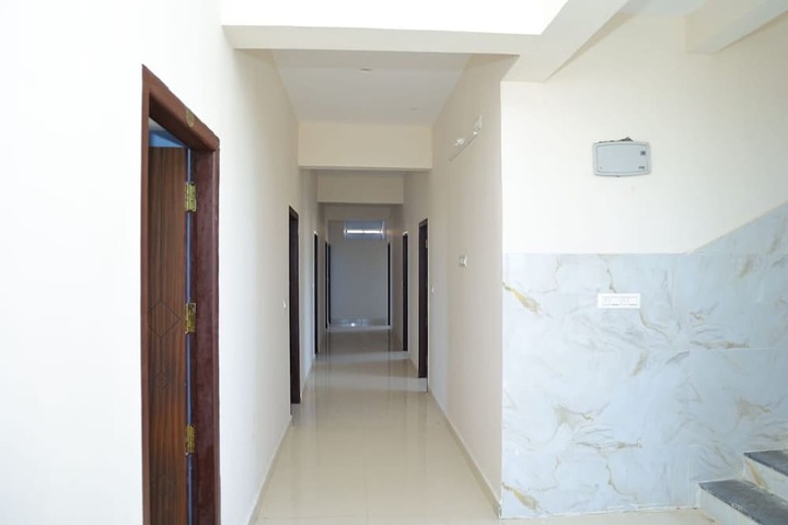 Room 5 of 10