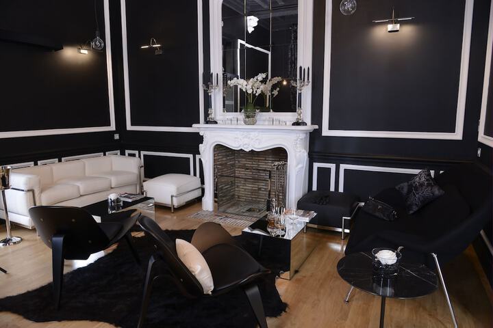 Lounge 93 of 106