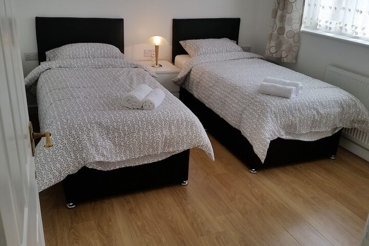 Room 10 of 27