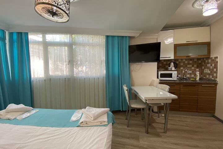 Room 8 of 104