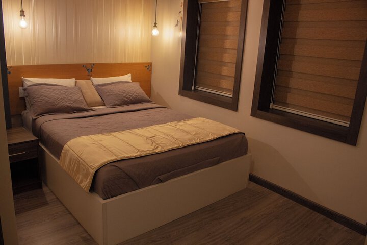 Room 32 of 62