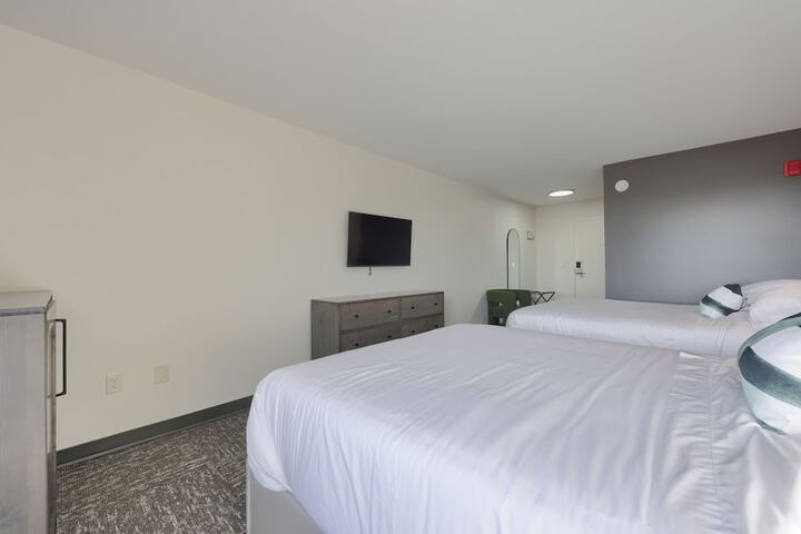 Room 30 of 99