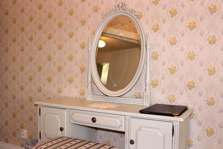 Room 16 of 137