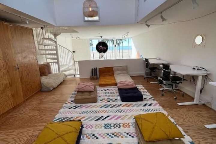 Room 10 of 37