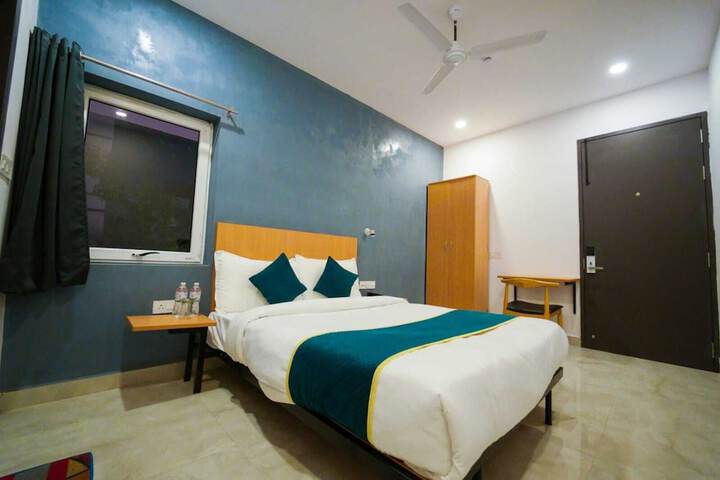 Room 2 of 18
