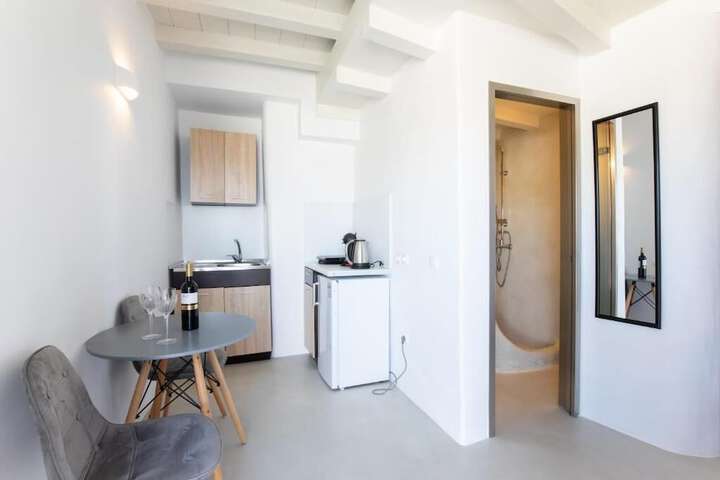 Room 4 of 49