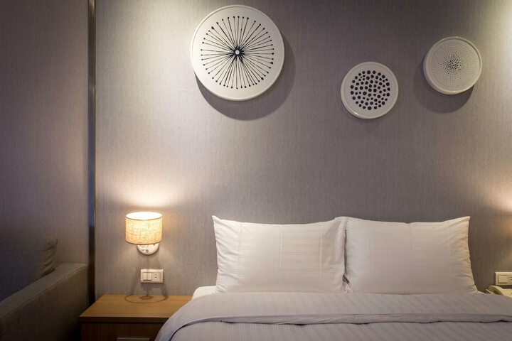 Room 4 of 94
