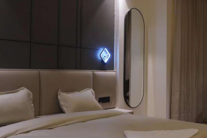 Room 9 of 26