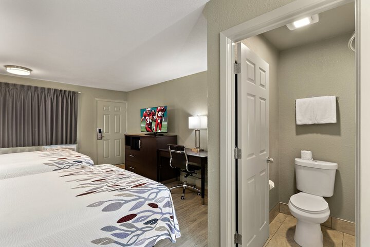 Superior 2 Queen Beds (10 of 20)