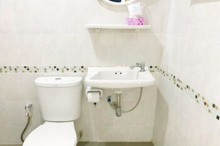 Room 6 of 20