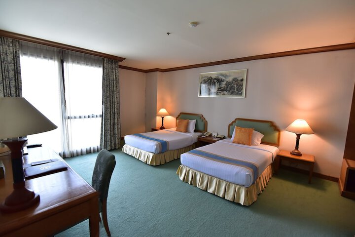 Room 52 of 86