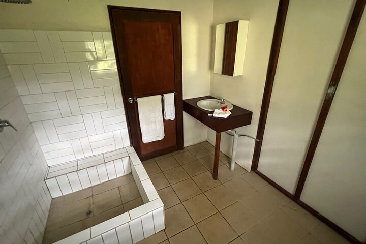 Room 13 of 35