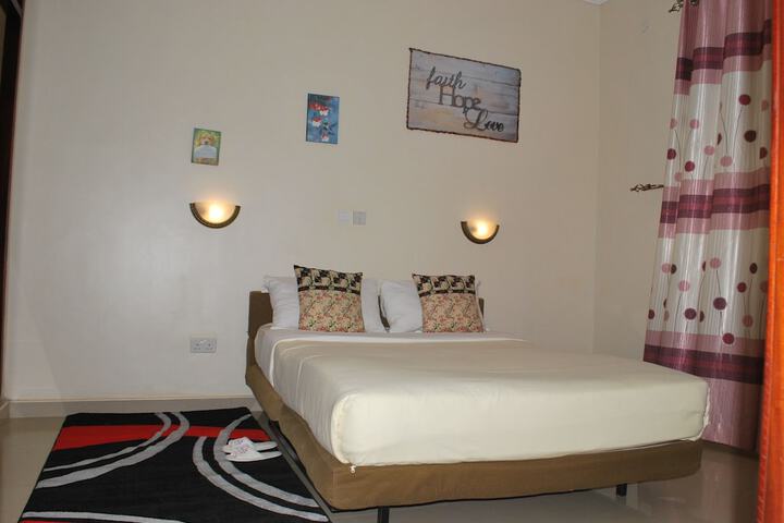 Room 12 of 182