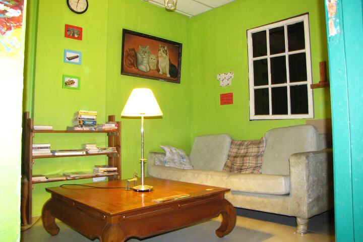 Room 11 of 48
