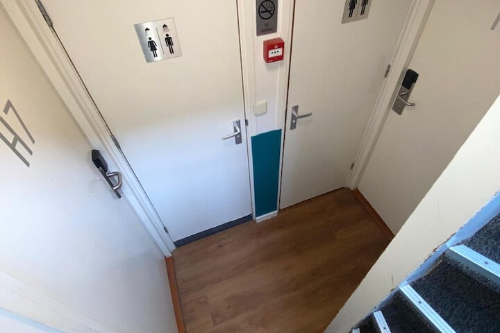 Room 105 of 125