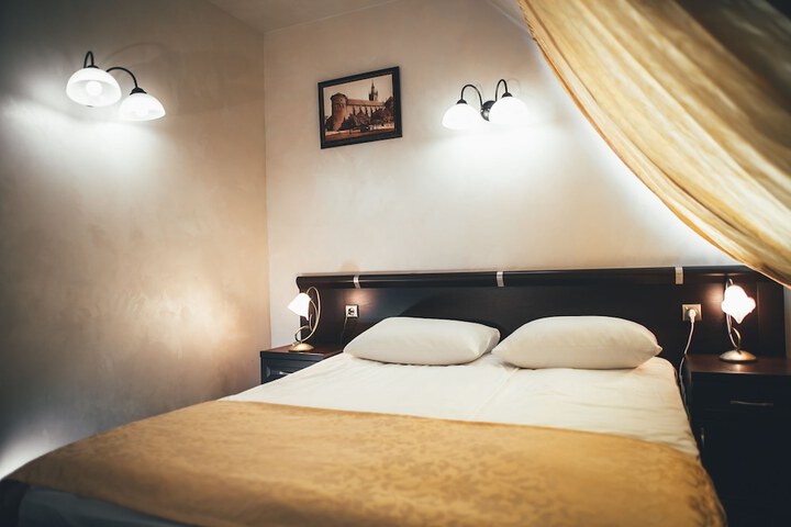 Room 5 of 63