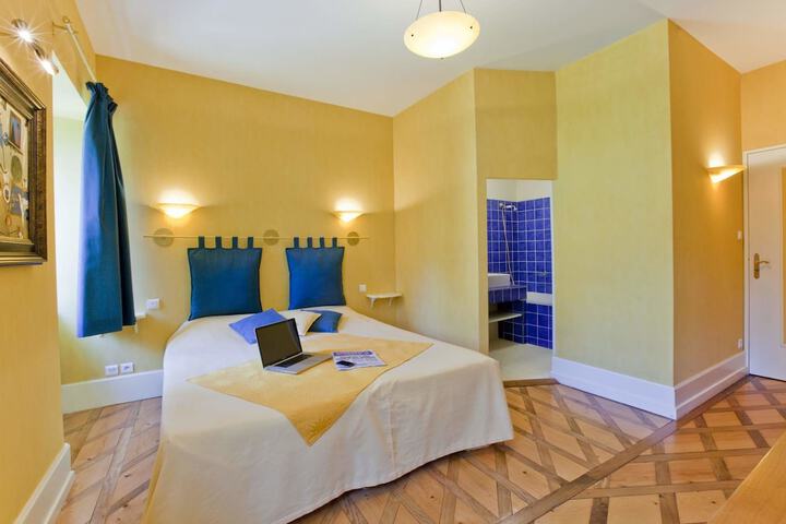 Room 20 of 92