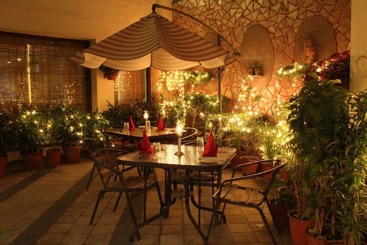 Hotel Exterior 57 of 64