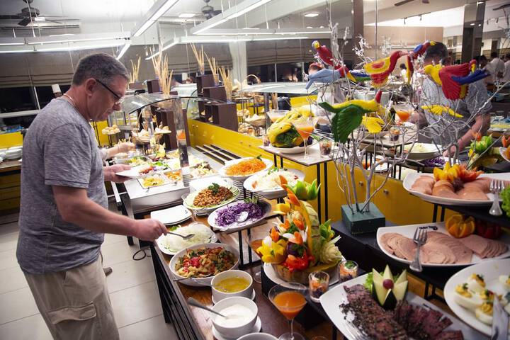 Dining 164 of 210