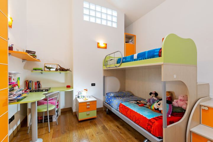 Room 3 of 38