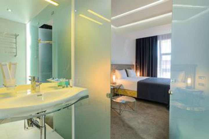 Room 46 of 112