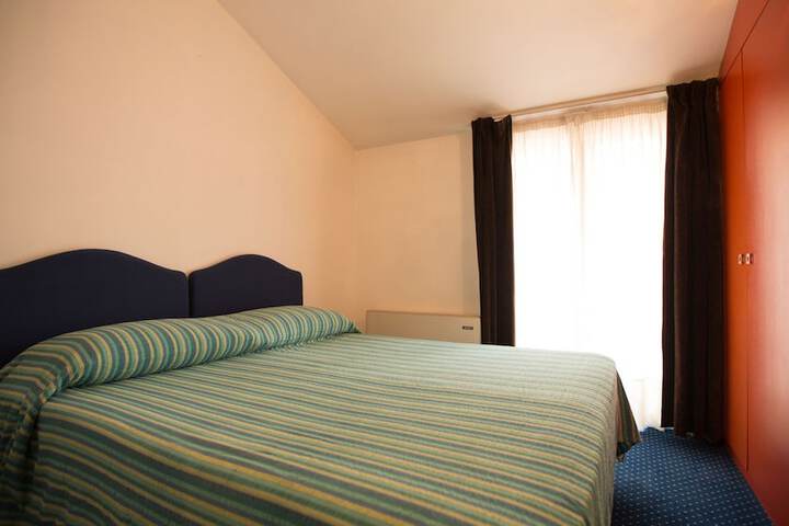 Room 4 of 44