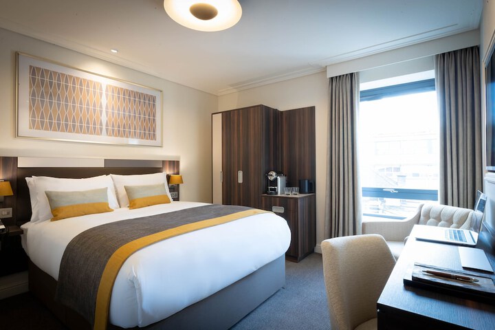 Room 5 of 29