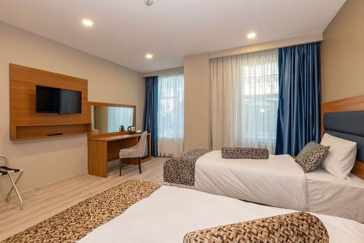 Room 16 of 32