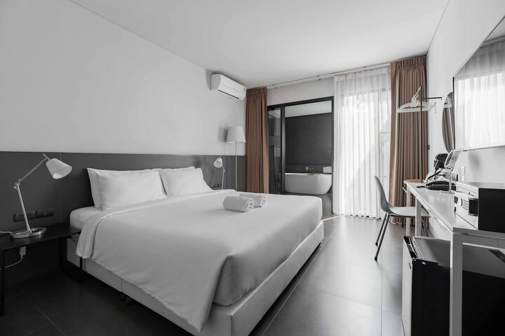 Room 5 of 37
