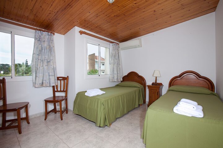 Room 2 of 55
